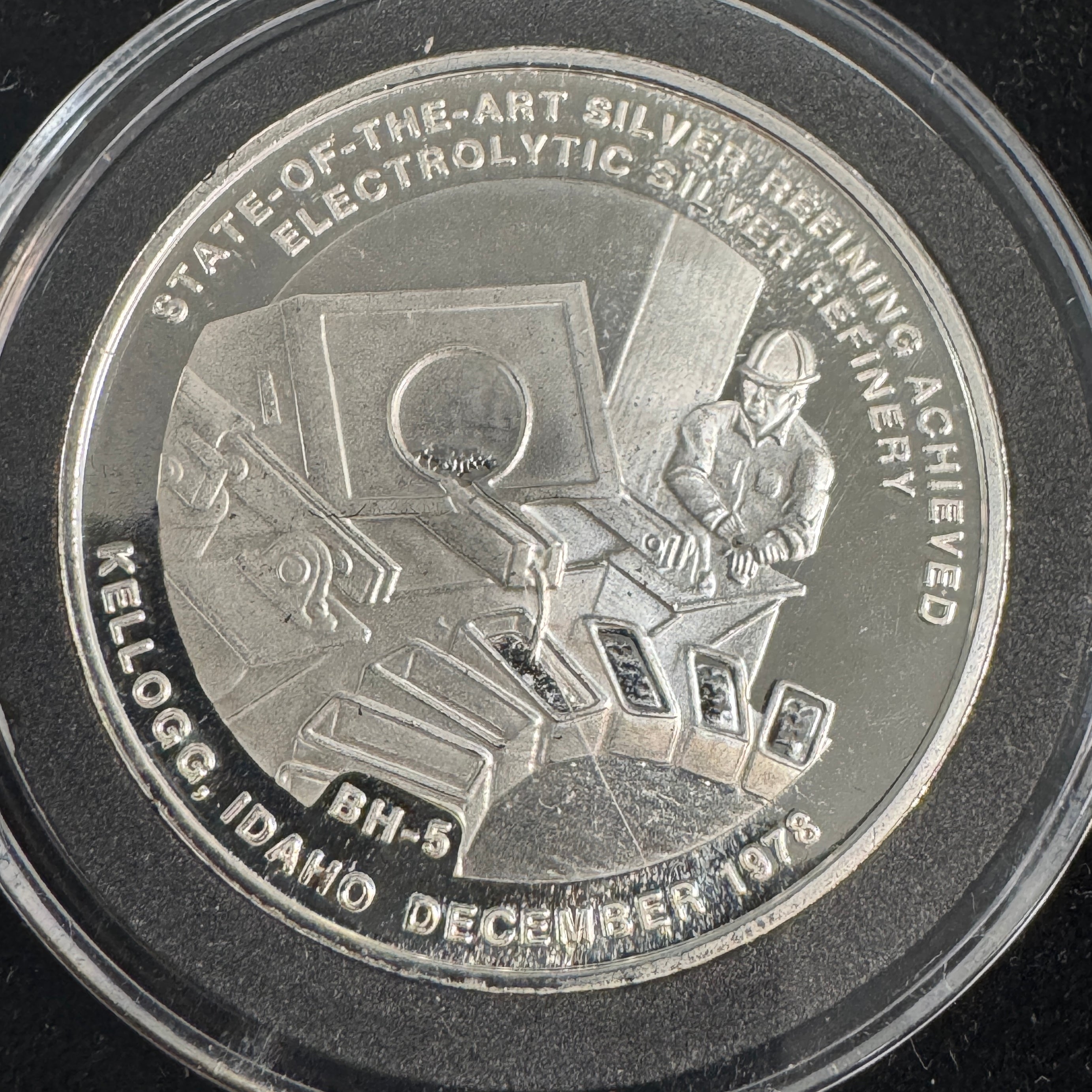 (4) Bunker Hill Silver 1oz Rounds, 1980s vintage mining set