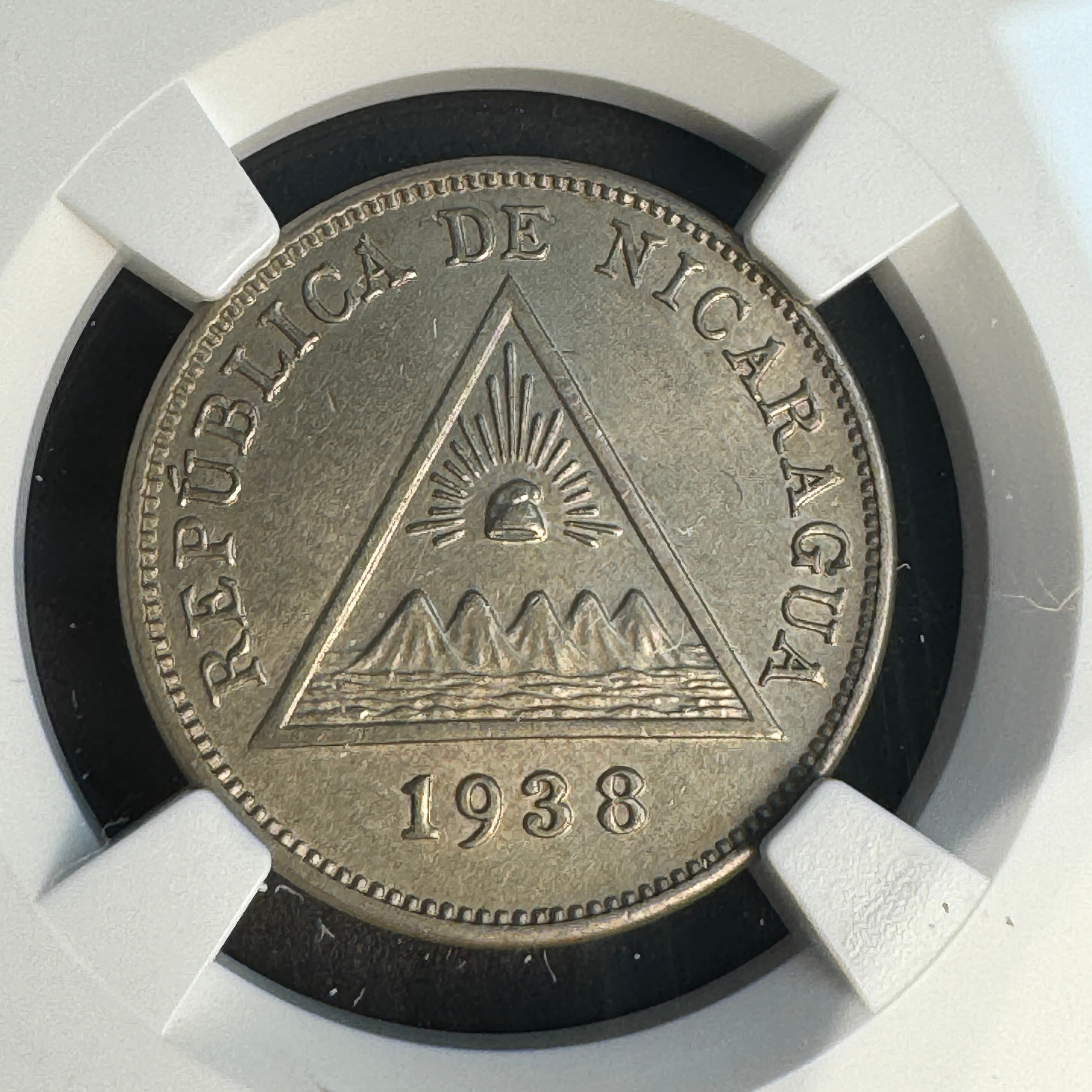 1938 (P, US Mint) Nicaragua 5 Centavos, KM-12, NGC MS-64, Pop 5/2 🇳🇮
