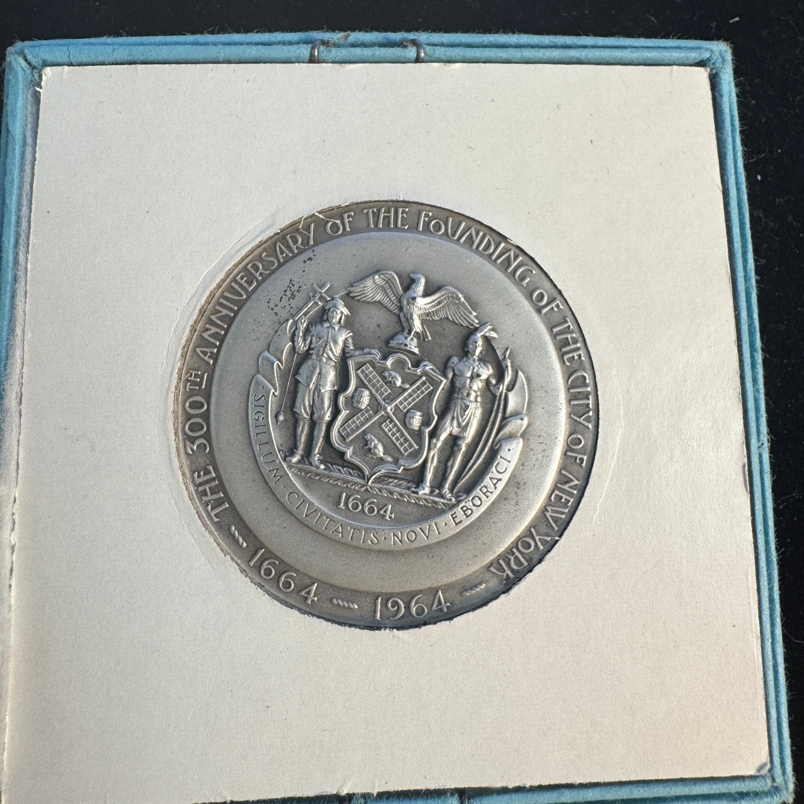 1964-1965 New York World’s Fair Official Medal, Medallic Art Co, 2.05 oz .999 Silver, original box, Serial #1775, Presented By US Steel