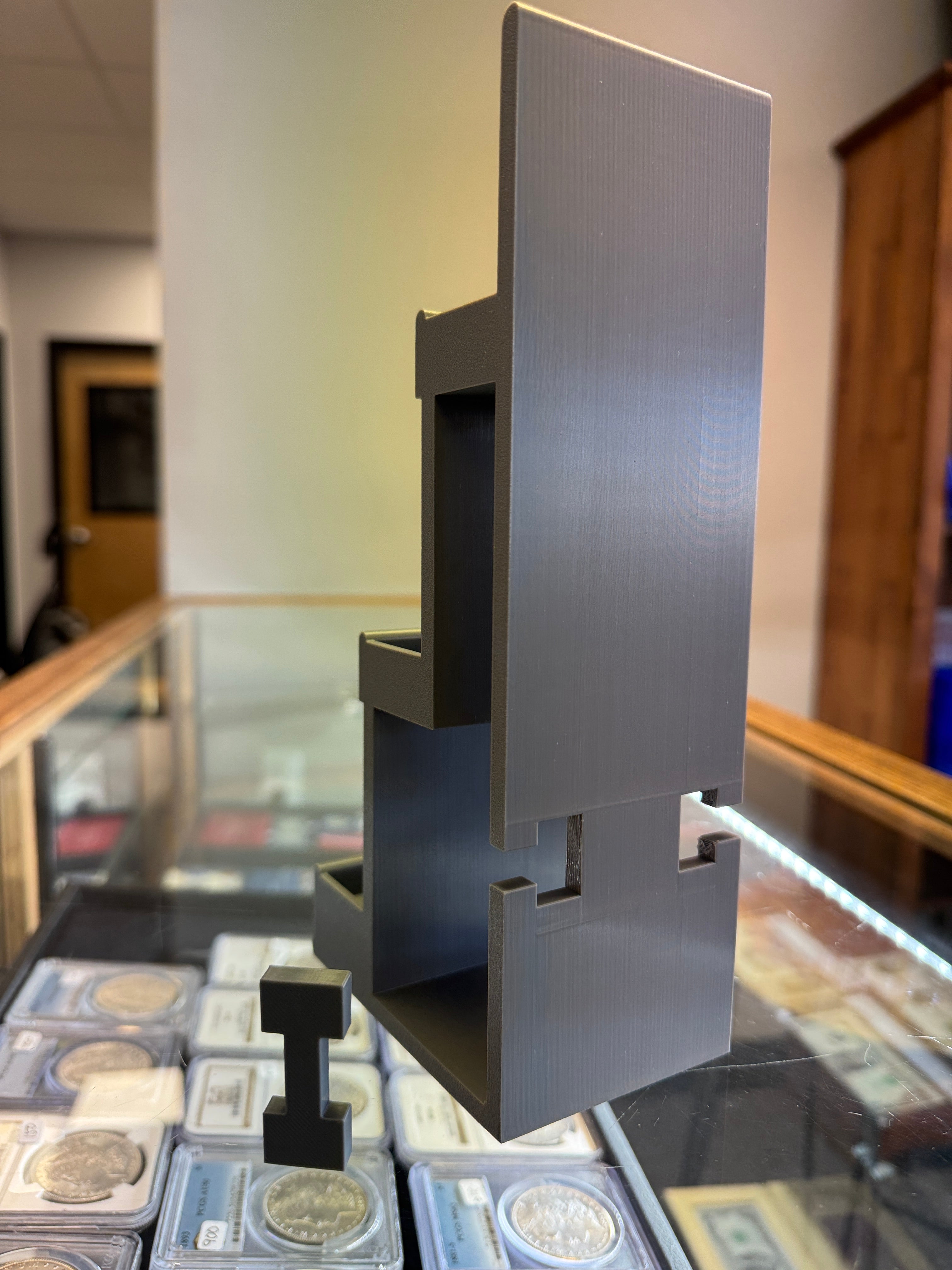 Harry’s Custom 3-Slab Polymer Display Rack